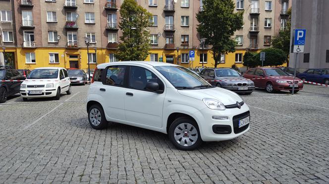 Zwycięzca loterii Samochód za PIT w Sosnowcu odebrał nagrodę. Otrzymał kluczyki do nowiutkiego Fiata Panda [WIDEO]