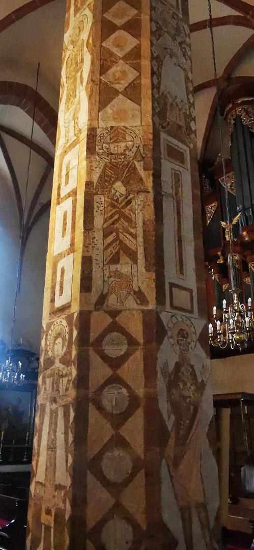 Olkusz. Polichromie w bazylice z lat 60. XX wieku