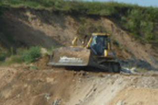 śmieci na terenie wyrobiska w Olszewicach