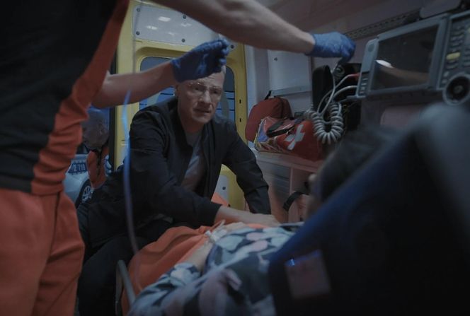 M jak miłość, odcinek 1883. Kinga (Katarzyna Cichopek), Piotrek (Marcin Mroczek)