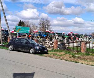 Ukrzyżowanie, bałwany i setki ciągników. Tak wyglądał protest rolniczy [ZDJĘCIA]