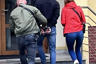 Łukasz M. który zastrzelił 30-latka w Unisławiu doprowadzony do prokuratury w Toruniu