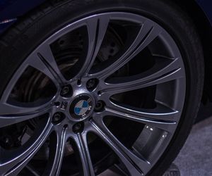 Siedlce: W środku nocy driftował swoim BMW na osiedlu. 26-latek był pijany!