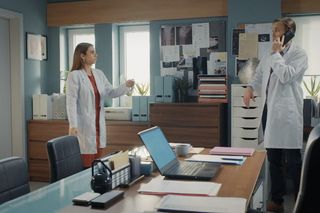 M jak miłość, odcinek 1850. Olek (Maurycy Popiel), Aneta (Ilona Janyst)