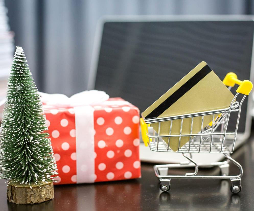 Już 80% Polaków robi zakupy świąteczne online. O czym nie pamiętają?
