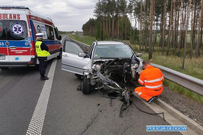 Tak zakończył jazdę! Z jego samochodu wypadł silnik