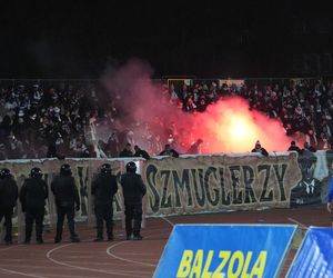 Elana Toruń - Zawisza Bydgoszcz 1:1, zdjęcia kibiców, opraw i piłkarzy ze Stadionu Miejskiego im. Grzegorza Duneckiego