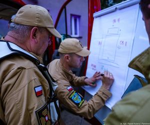 Wielki pożar w Kędzierzynie-Koźlu. Płonie hurtownia, na miejscu 20 zastępów straży pożarnej!