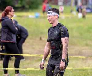 Runmageddon w Katowicach 2025. Błoto, pot i triumf na Hałdzie Kostuchna