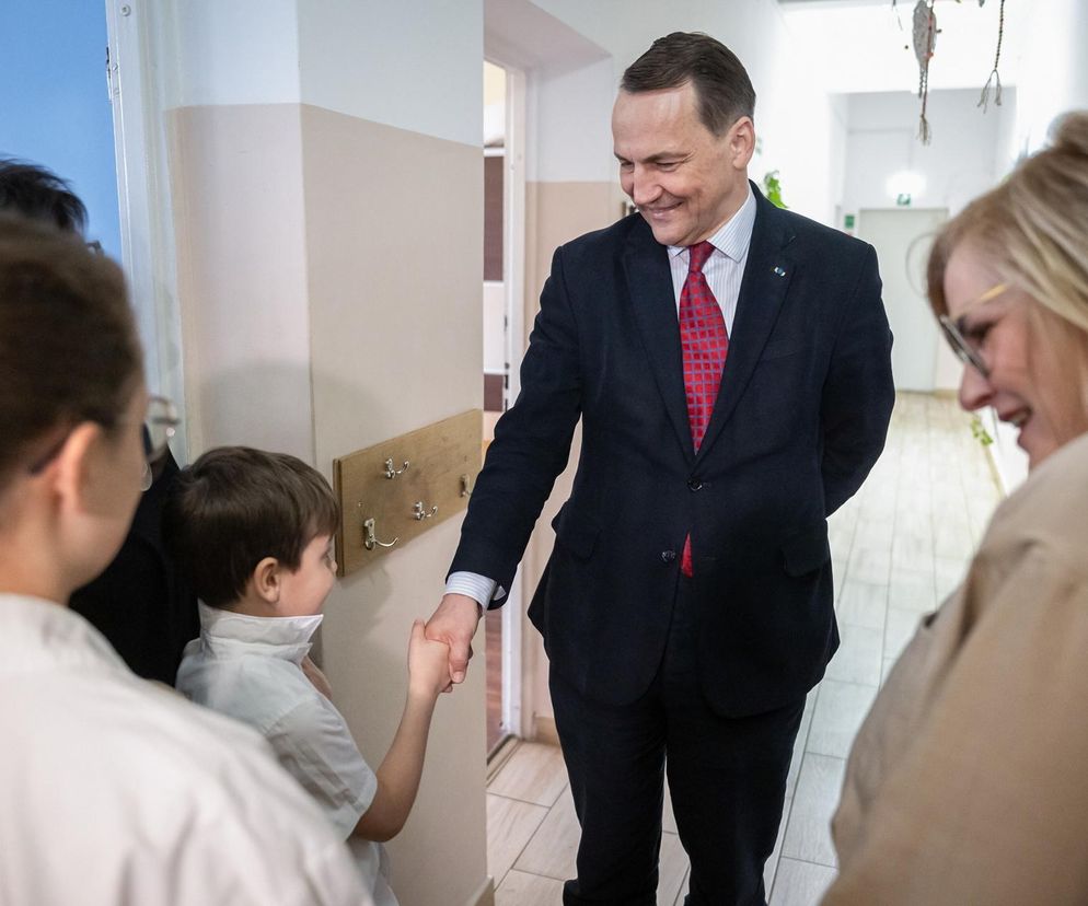Sikorski podarował ponad 100 tys. dolarów na placówki opiekuńczo-wychowawcze w Bydgoszczy