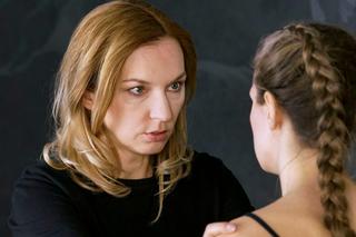 Barwy szczęścia, odc. 2080. Oliwka (Wiktoria Gąsiewska), matka Mii - Wanda (Agnieszka Przepiórska)