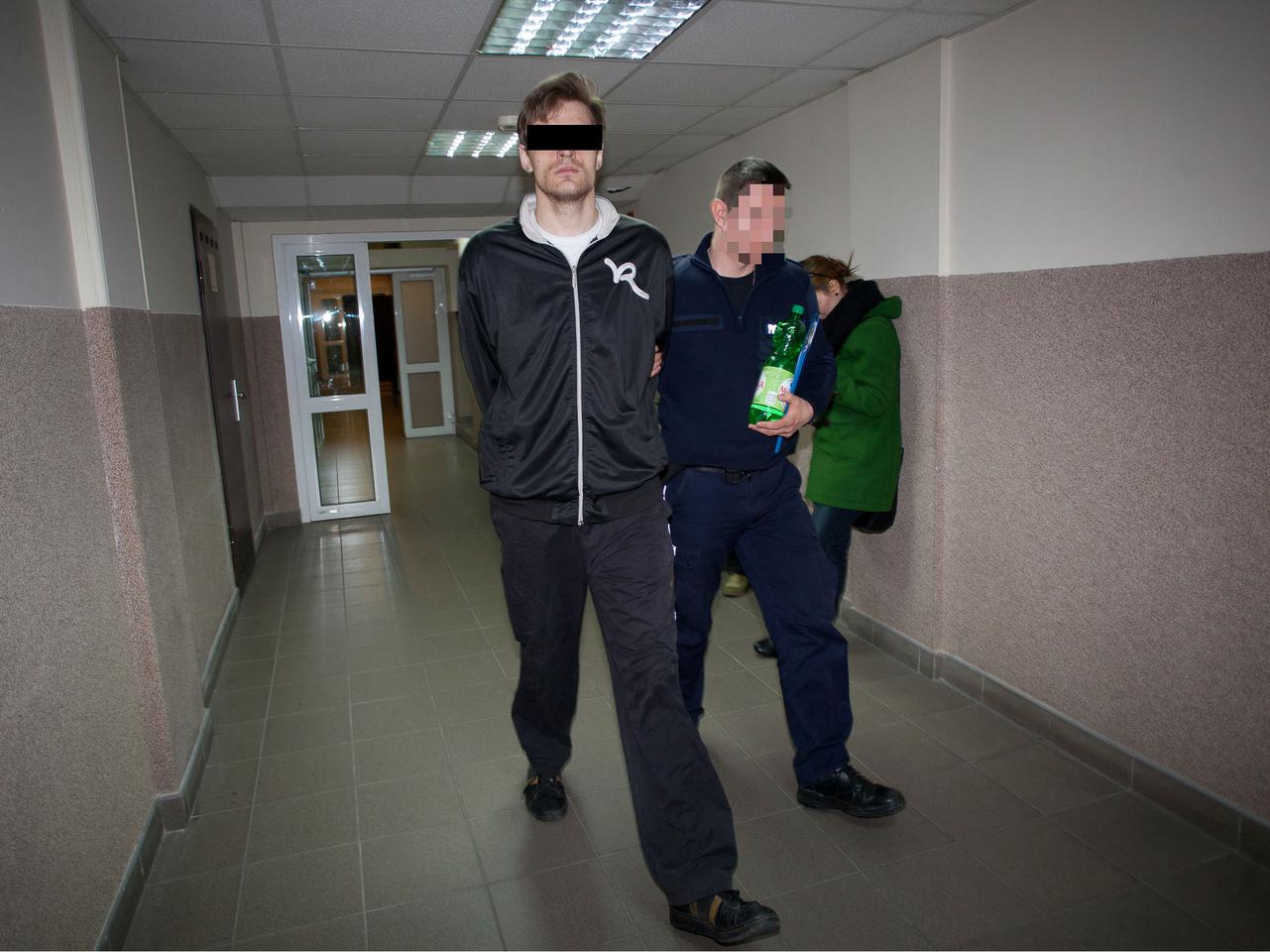 Wnuczek poderżnął mi gardło. Dla sądu to tylko drobna rana