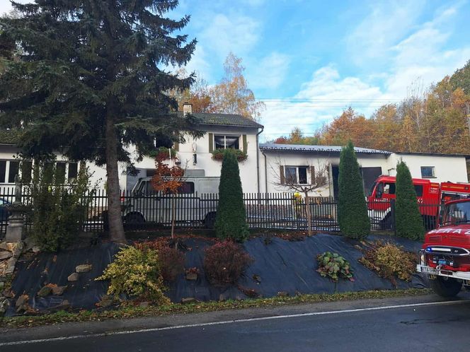 Tragiczny pożar w rozlewni wody. W środku znaleźli ciało 72-latka