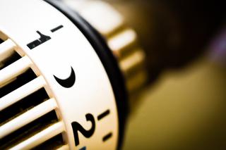 Tego nie możesz robić mieszkając w bloku! Zakazy na klatce schodowej i balkonie