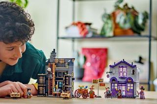 LEGO Harry Potter. Sklepy Ollivandera i Madame Malkin. W zestawie nietypowa figurka czarodzieja! 