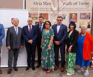 W Zamojskiej Alei Sław pojawi się nowa tablica. Znamy nazwisko artysty!