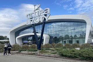 Hala sportowa w Puławach zamieniła się w arsenał. Tłumy na zlocie miłośników broni