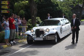 Lincoln Town Car Excalibur - limuzyna ślubna Lewandowskiego