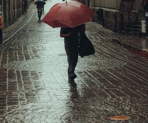 Burze i opady znowu straszą! W prognozach nawet 15 mm deszczu