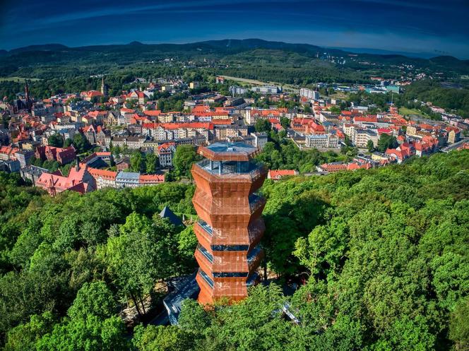 Wieża widokowa w parku Sobieskiego w Wałbrzychu