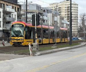 Zderzenie dwóch tramwajów w Warszawie. Wiele osób rannych