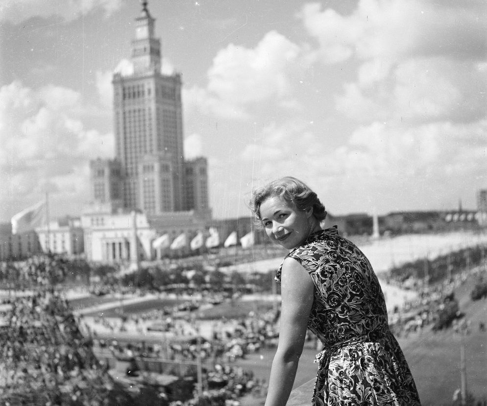 QUIZ PRL. Pałac Kultury i Nauki w Warszawie. Zmierz się z historią dziarskiego 70-latka? 