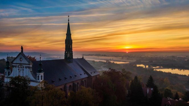 Sandomierz w jesiennej szacie z lotu ptaka