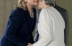 Hillary Clinton całowała cesarzową Japonii