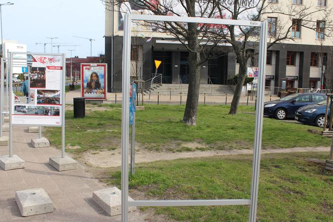 Zdewastowano wystawę papieską przy siedzibie Solidarności w Gdańsku. Sprawą zajmuje się policja