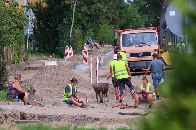 Kierowcy tkwią w korkach, robotnicy się śmieją. Sielankowy nastrój podczas remontu