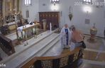 Półnagi mężczyzna przerwał mszę. Krzyczał, był agresywny