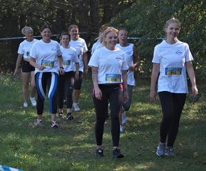 Jump and Run 2023 w Bydgoszczy. Bieg z dmuchanymi przeszkodami przyciągnął tłumy