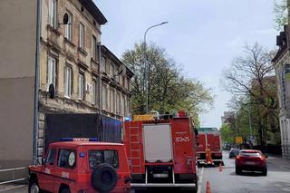 Łódź. Martwy pracownik wydobyty z gruzów. Jest śledztwo ws. katastrofy budowlanej kamienicy [ZDJĘCIA]