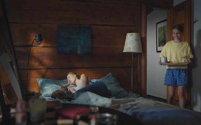 M jak miłość, odcinek jubileuszowy. Natalka (Dominika Suchecka), Hania (Wiktoria Basik)