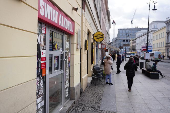 Sklepy monopolowe 24h w Śródmieściu Warszawy przechodzą do historii