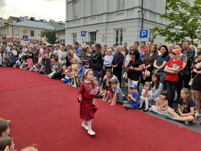 Siedlczanie mogli wsiąść w wehikuł czasu i zobaczyć ulicę Pułaskiego - Piękną sprzed stu lat