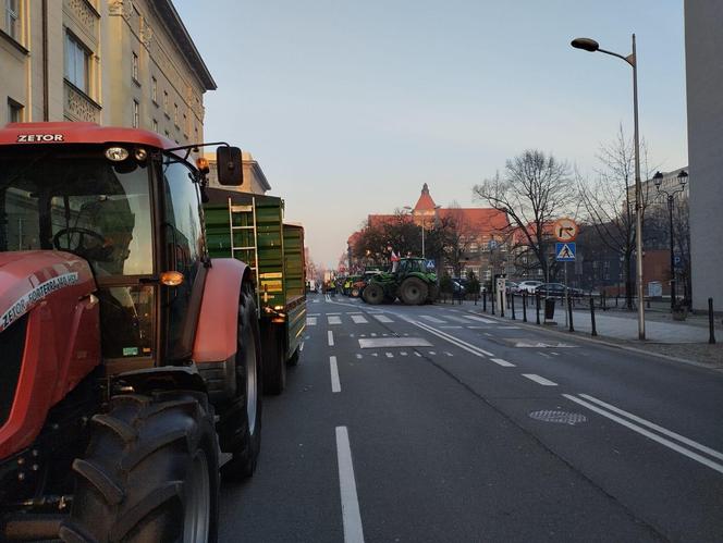 Protest rolników w Katowicach. Zablokowali centrum miasta