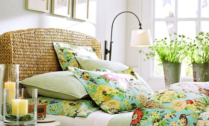 Wiosenna aranżacja sypialni i dekoracyjne tekstylia