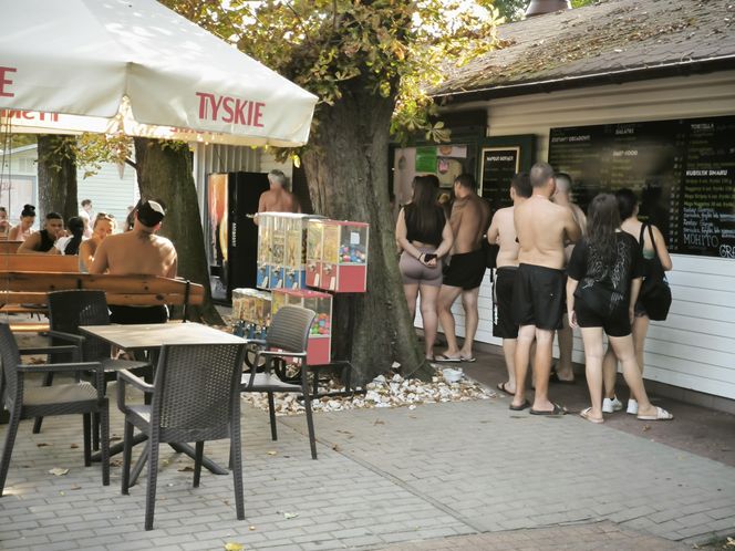 Długi sierpniowy weekend na plaży w Osiecznej