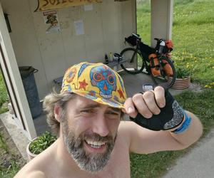 Kamil Lemieszewski: Znany aktor pedałował w majówkę ponad 300 km, żeby pomóc dzieciakom!