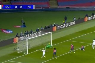 FC Barcelona – Inter Mediolan: Wojciech Szczęsny puścił gola w 30. sekundzie! Co za początek Interu [WIDEO]