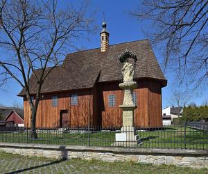 Kościół św. Leonarda w Wojniczu. To jeden z najstarszych kościołów w Małopolsce. Kiedyś znajdował się przy nim szpital