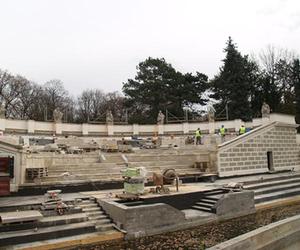 Amfiteatr w trakcie prac konserwatorskich, Łazienki Królewskie w Warszawie