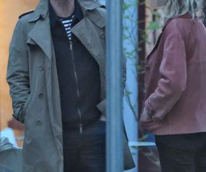 Andrzej Chyra smyra i całuje