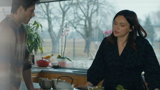 Barwy szczęścia odc. 3203 nowy sezon po wakacjach. Natalia (Maria Dejmek), Cezary (Marcel Opaliński)