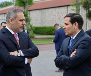 Negocjacje w Turcji rozpoczęte. Nagła wiadomość Trumpa. Spotkam się z Putinem