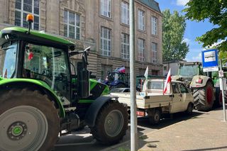 Protest rolników pod Zachodniopomorskim Urzędem Wojewódzkim w Szczecinie
