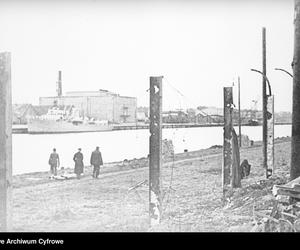 Reprodukcje fotografii z walk o Westerplatte