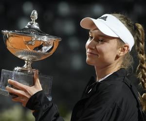 Jelena Rybakina wygrała turniej WTA w Rzymie. Kolejna kontuzja rywalki! Finał Rybakina - Kalinina WYNIK RELACJA NA ŻYWO