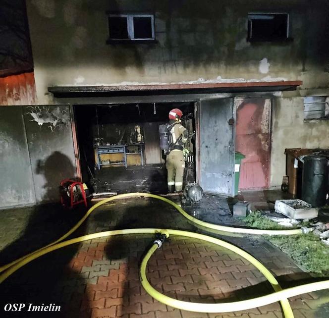 Pożar garażu przy ul. Liliowej w Imielinie